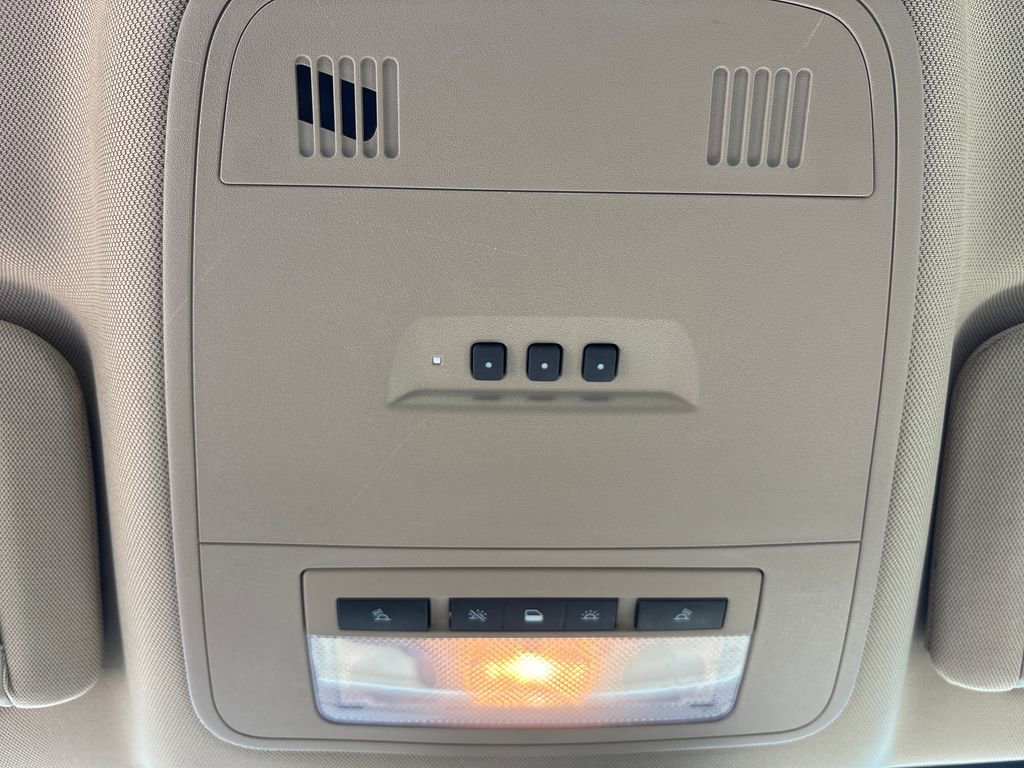 Used 2013 Buick LaCrosse Leather w/ Entertainment Package FWD image 29