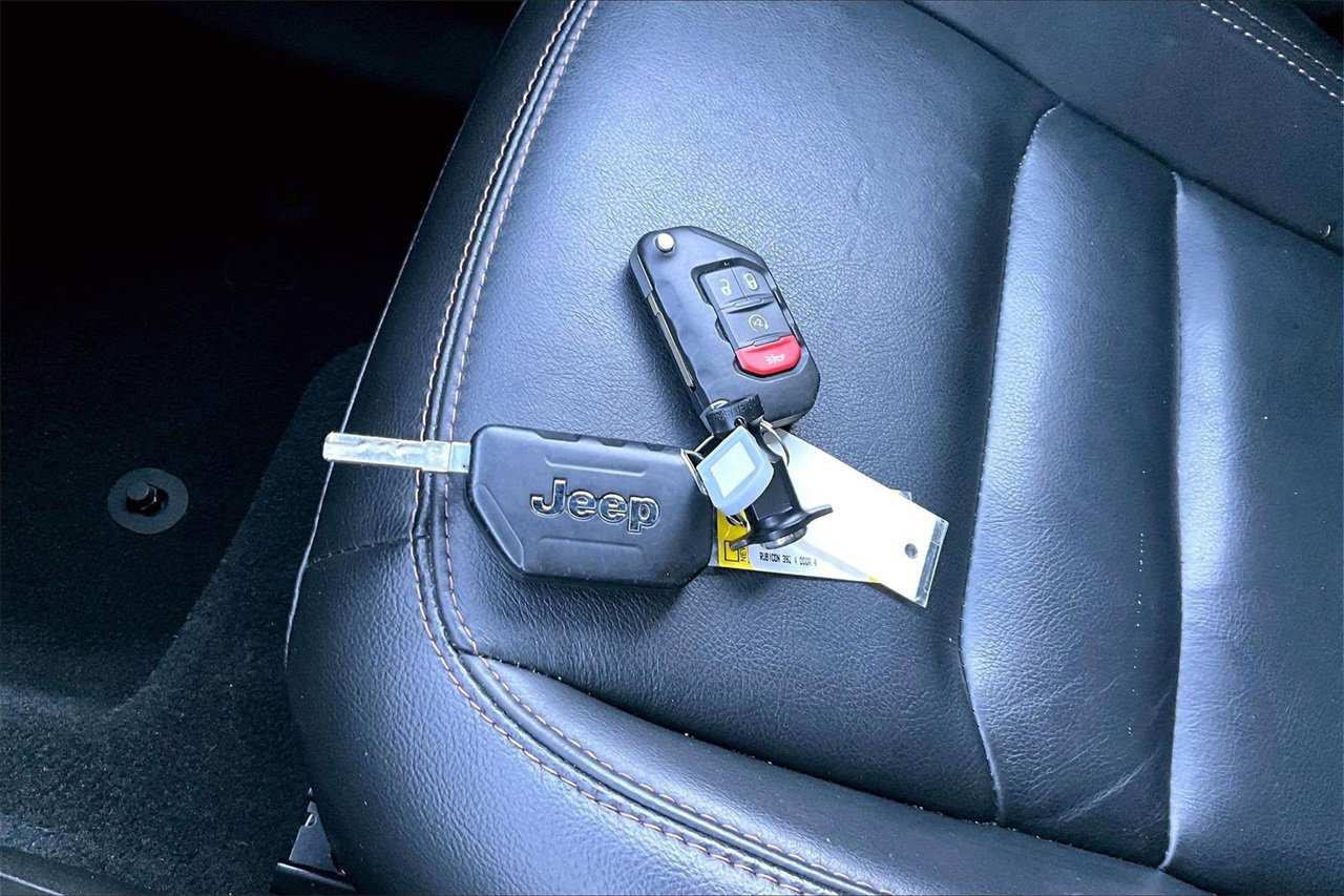 Certified 2023 Jeep Wrangler Unlimited Rubicon 392 w/ Trailer Tow Package image 31