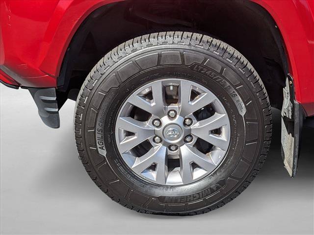 Used 2017 Toyota Tacoma SR5 AWD/4WD image 22