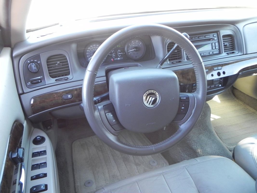 Used 2011 Mercury Grand Marquis LS image 8