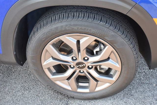 Certified 2024 Kia Seltos LX image 10