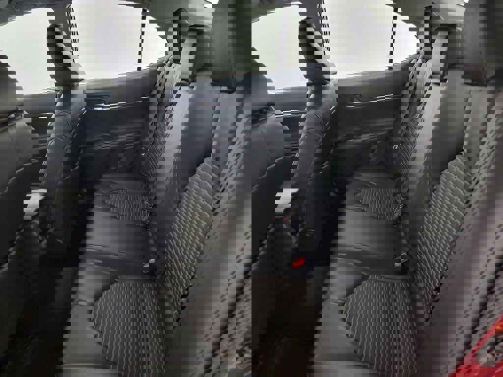 Used 2018 Toyota Camry SE w/ Moonroof Package image 13