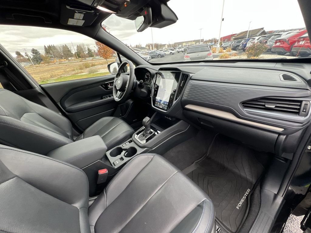 Used 2025 Subaru Forester Limited image 30
