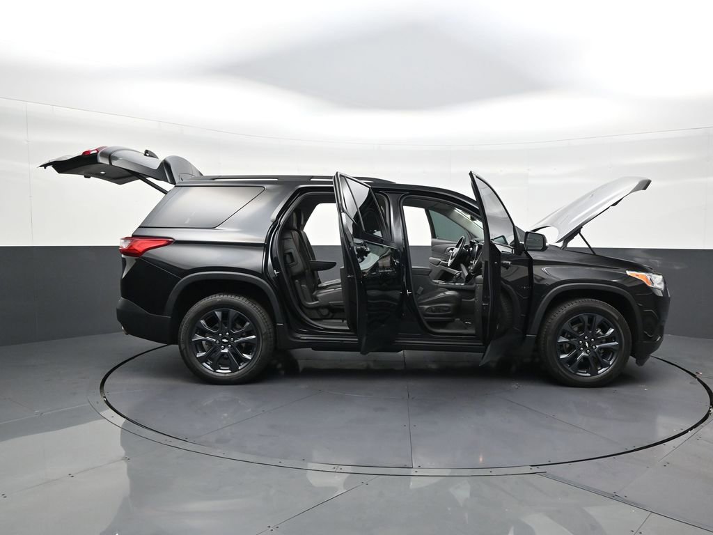 Used 2021 Chevrolet Traverse RS FWD image 30