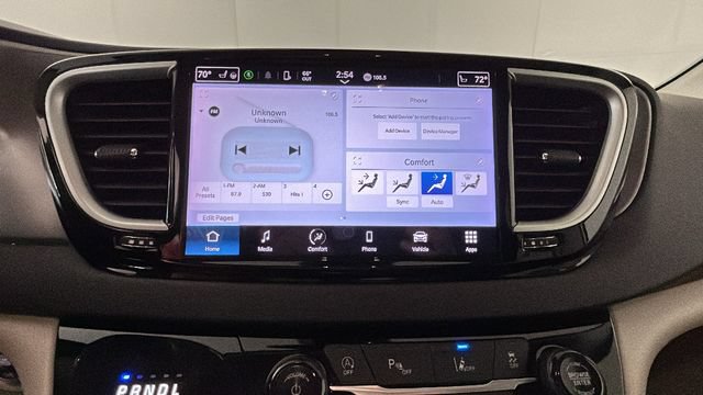 Used 2024 Chrysler Pacifica Touring-L FWD image 23