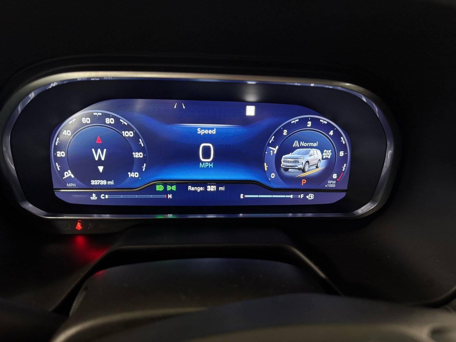 Used 2023 Chevrolet Suburban Z71 w/ Luxury Package AWD/4WD image 29