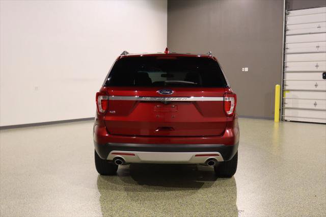 Used 2017 Ford Explorer XLT w/ Equipment Group 202A FWD image 9