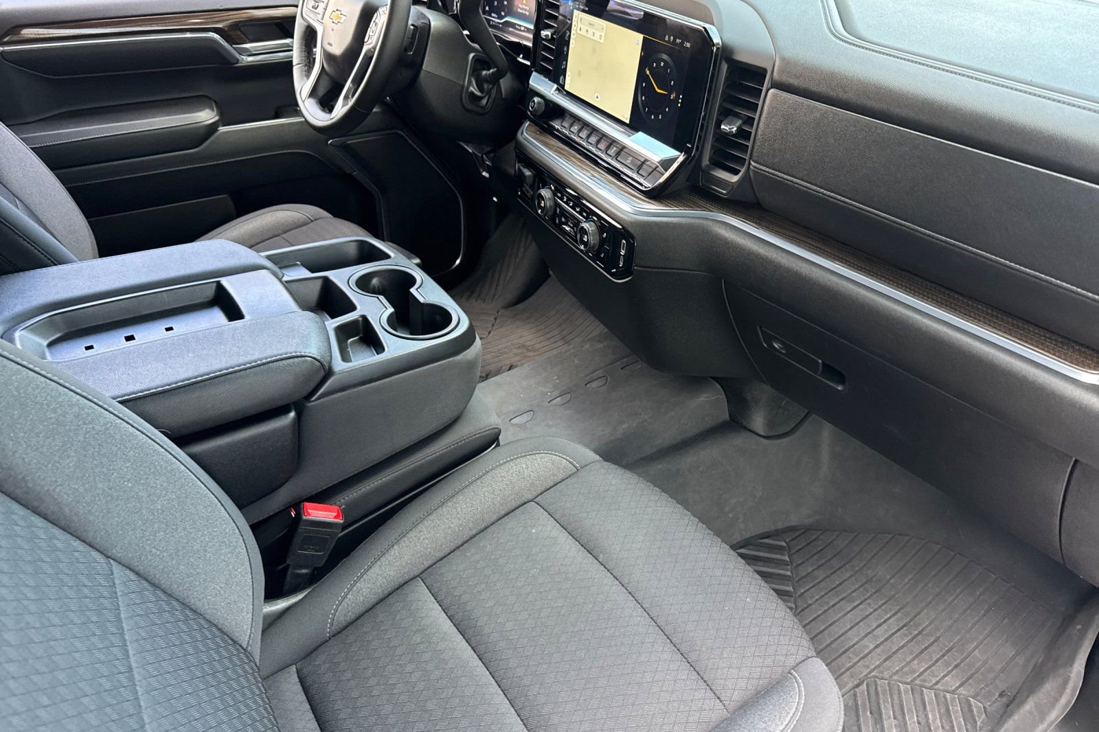 Used 2024 Chevrolet Silverado 1500 LT image 19