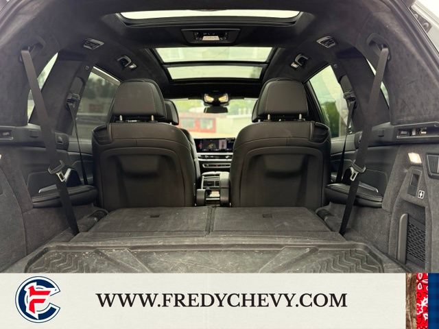 Used 2025 BMW X7 M60i AWD/4WD image 33