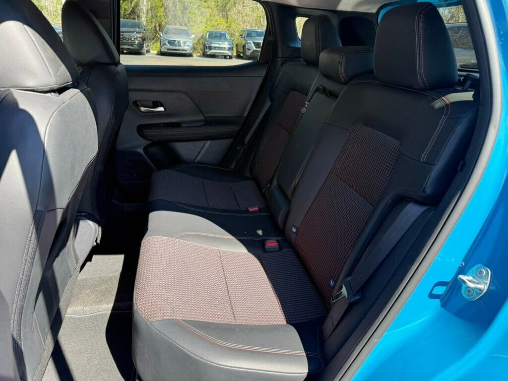 Used 2025 Nissan Kicks SR image 7