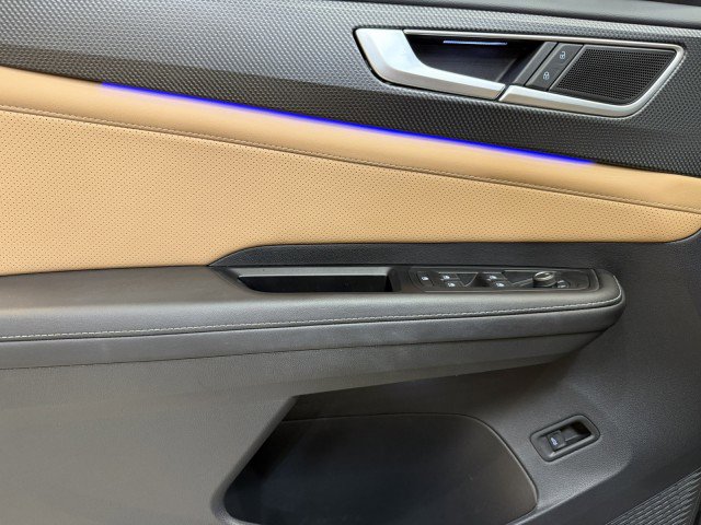 Used 2024 Volkswagen Atlas Cross Sport SEL R-Line image 23