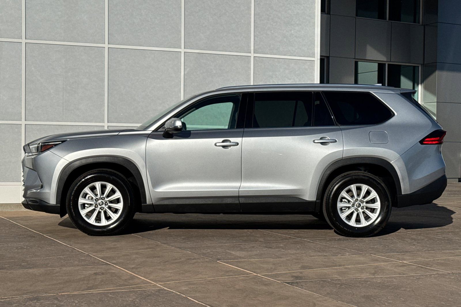 Certified 2025 Toyota Grand Highlander AWD image 8