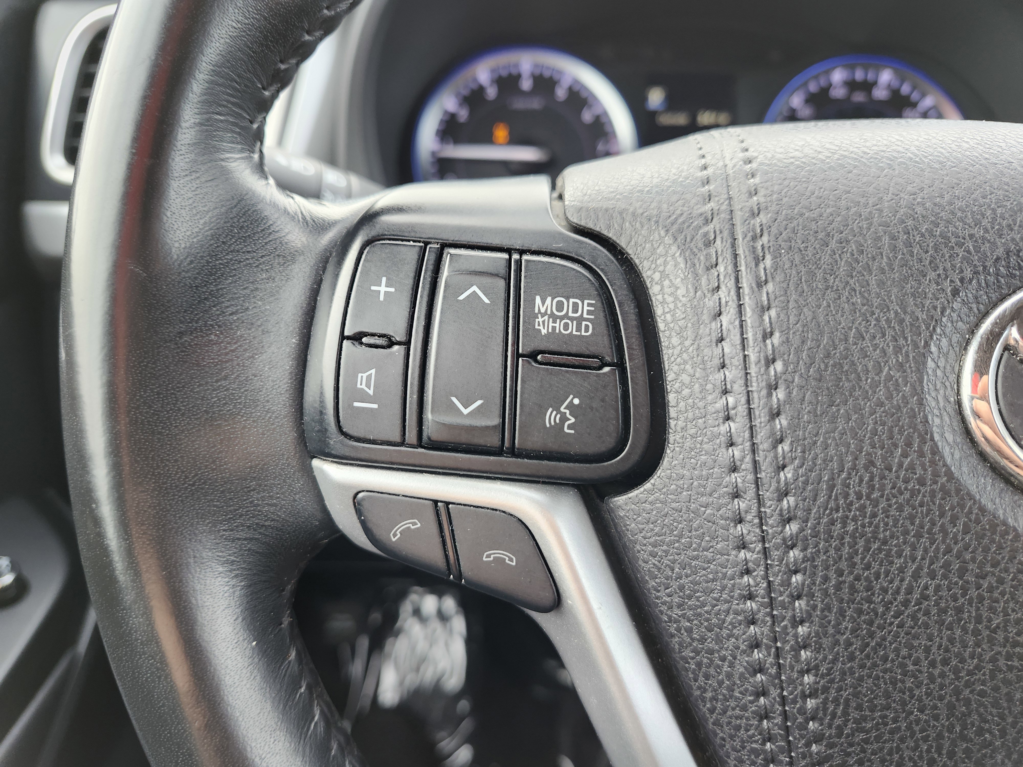 Used 2017 Toyota Highlander Limited image 41