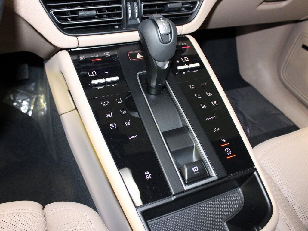 Certified 2025 Porsche Macan image 29