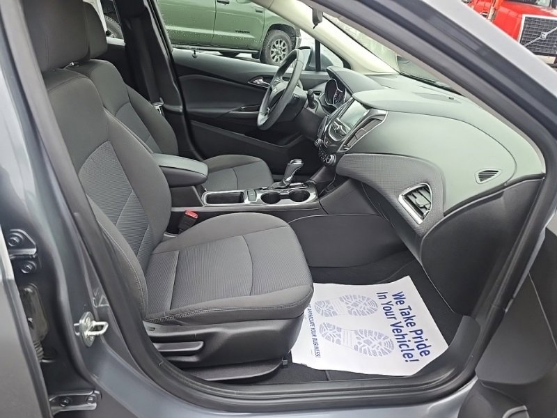 Used 2016 Chevrolet Cruze LT w/ Technology Package image 31
