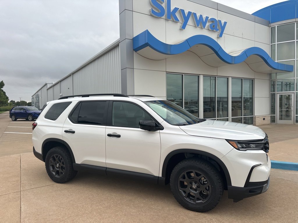 New 2025 Honda Pilot TrailSport