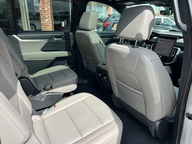 Used 2026 GMC Acadia Elevation w/ Elevation Premium Package FWD image 26