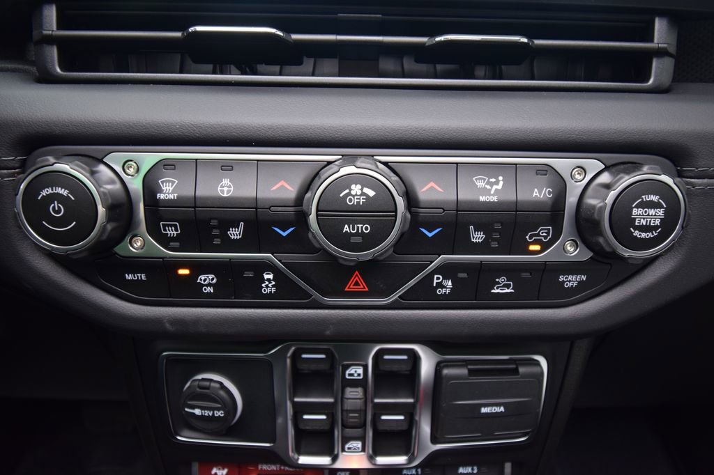 New 2025 Jeep Wrangler Unlimited Rubicon 392 image 27