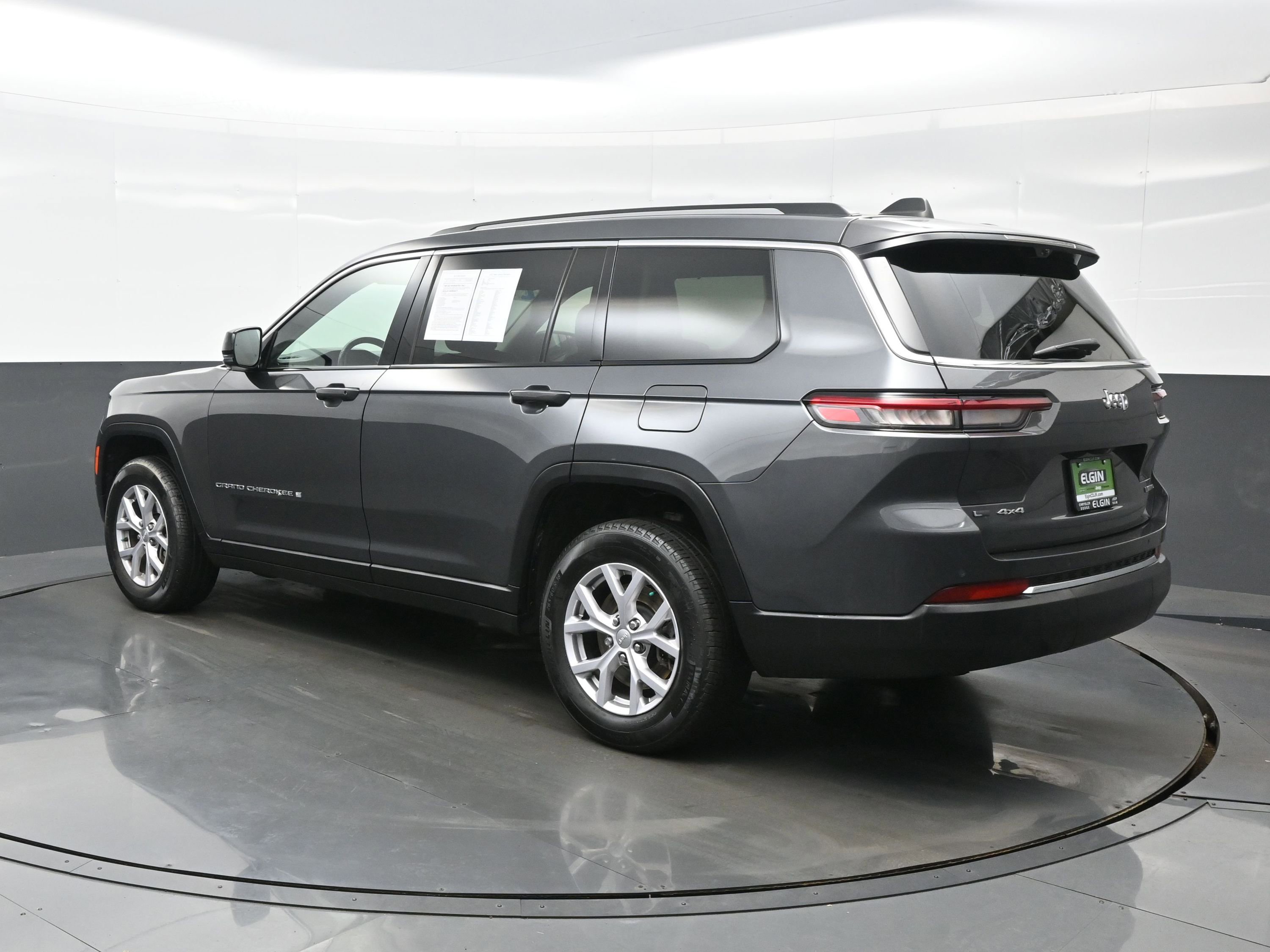 Used 2022 Jeep Grand Cherokee L Limited w/ Luxury Tech Group II image 4