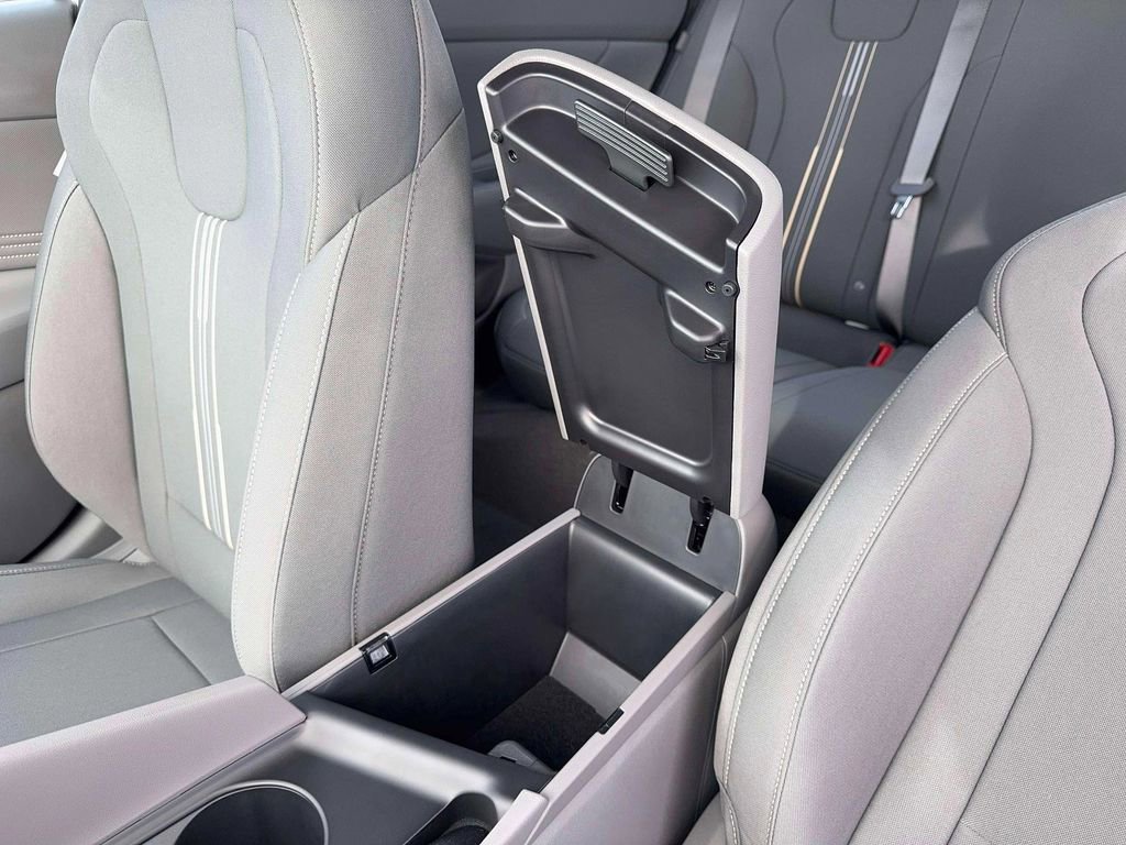 New 2026 Hyundai Elantra Sport image 18