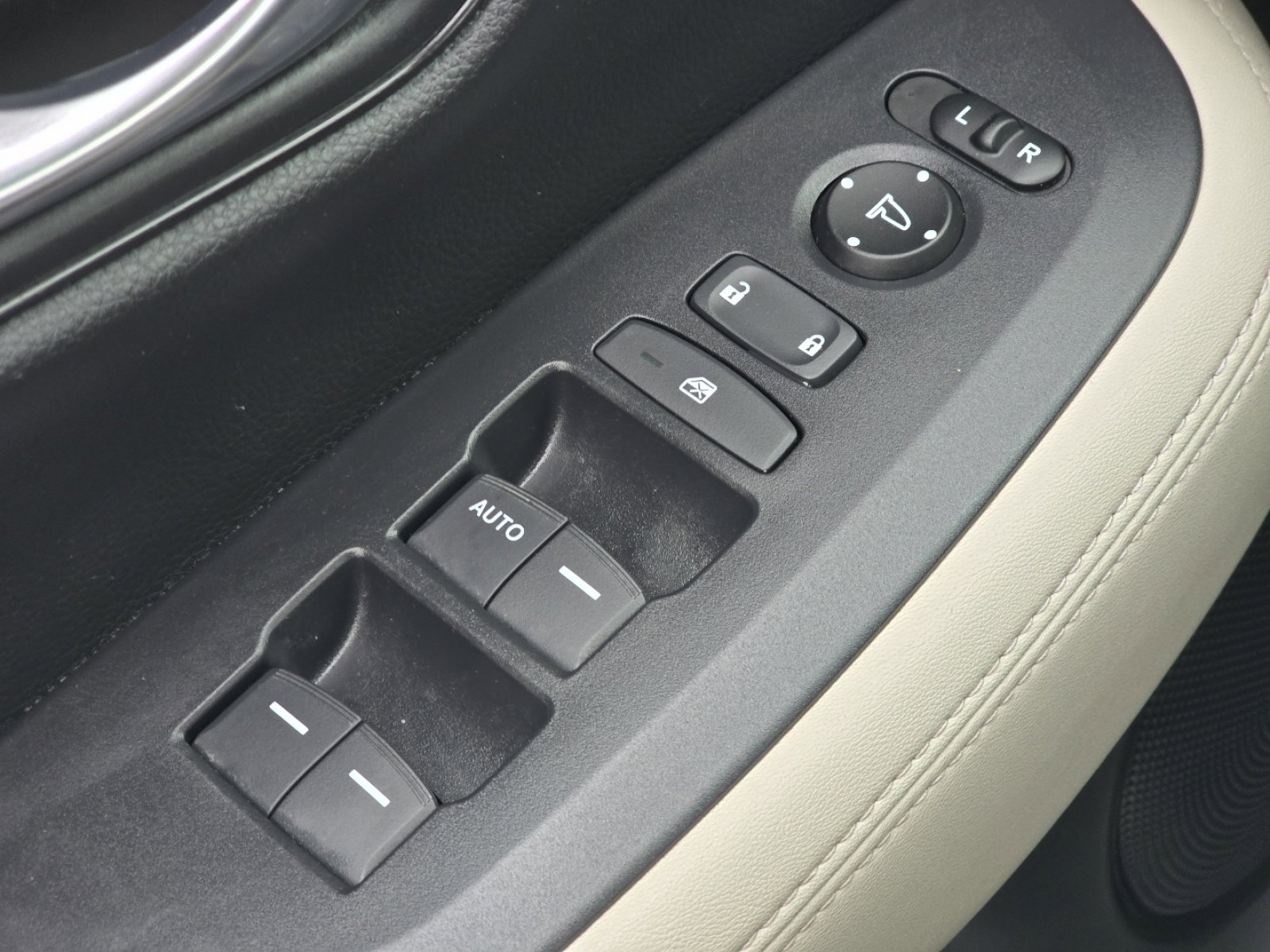 Certified 2024 Honda HR-V LX image 26