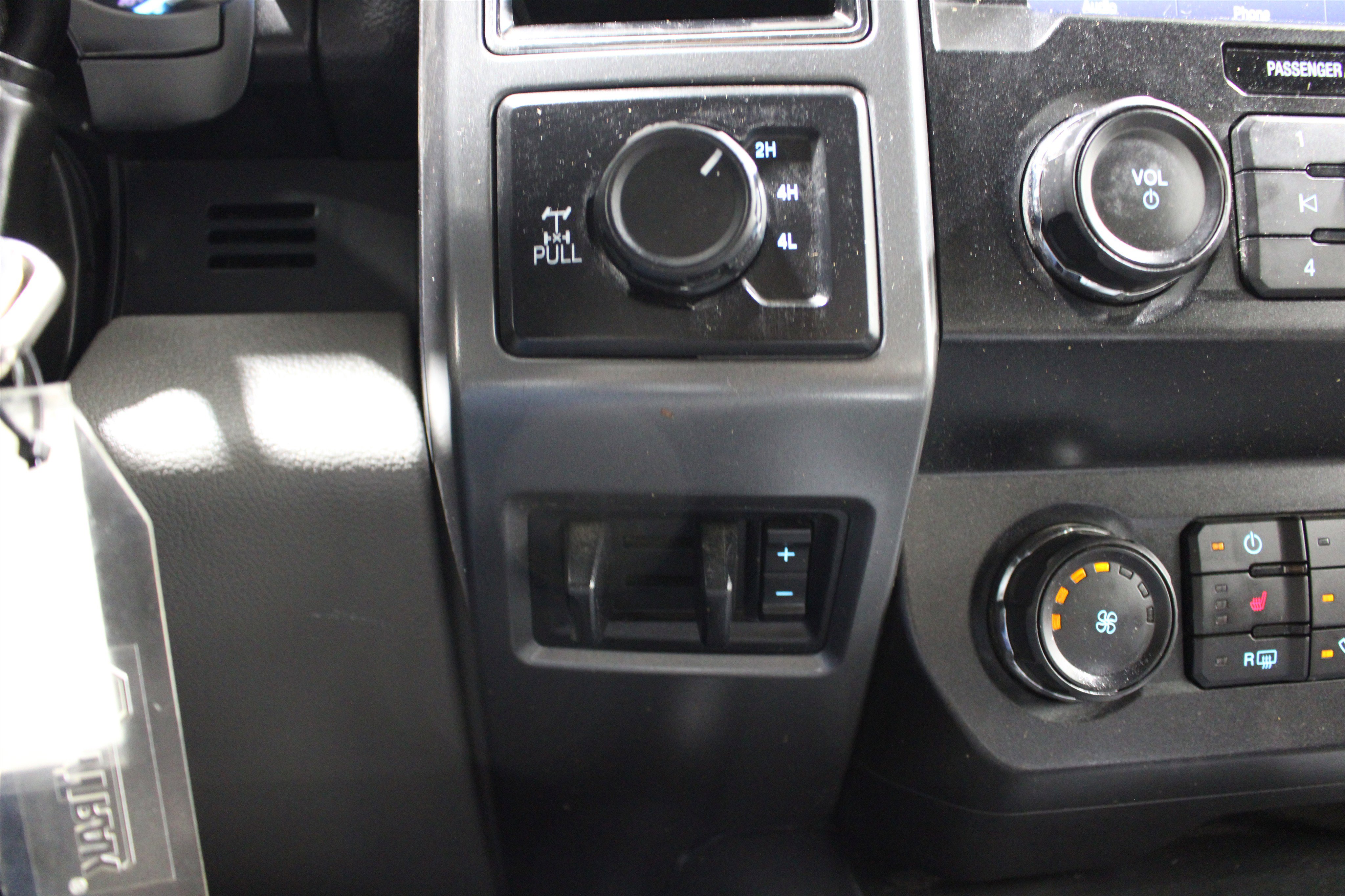 Used 2019 Ford F250 XLT w/ XLT Premium Package image 17