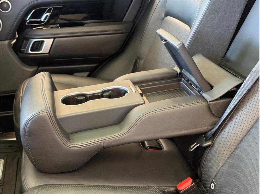 Used 2019 Land Rover Range Rover HSE image 37