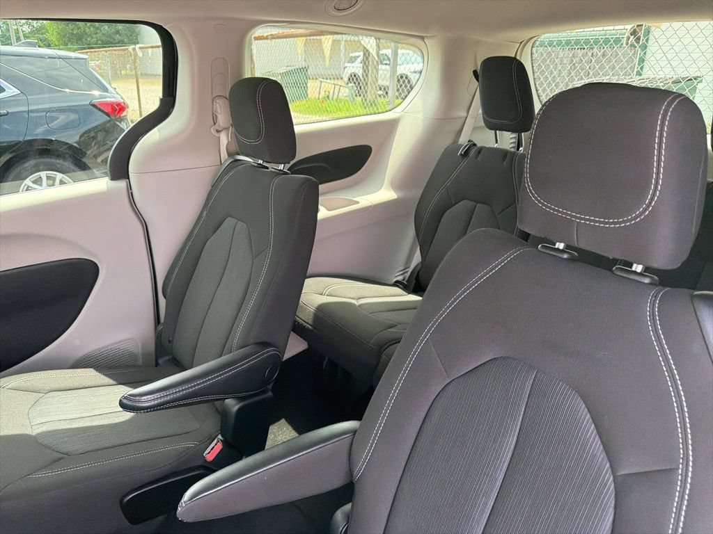 Used 2023 Chrysler Voyager LX FWD image 35