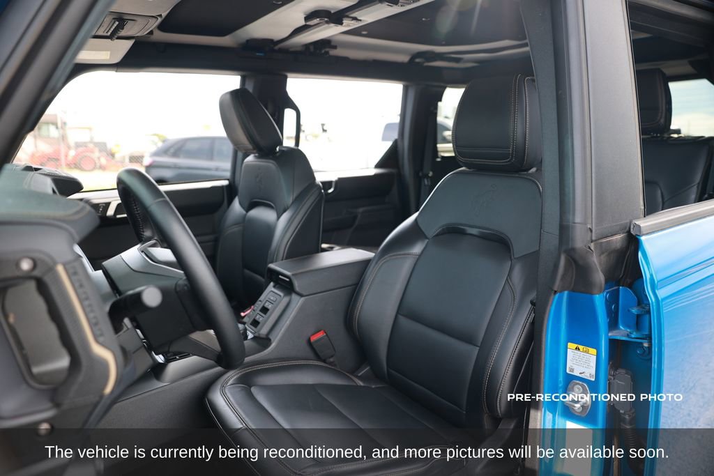 Used 2025 Ford Bronco Badlands image 11
