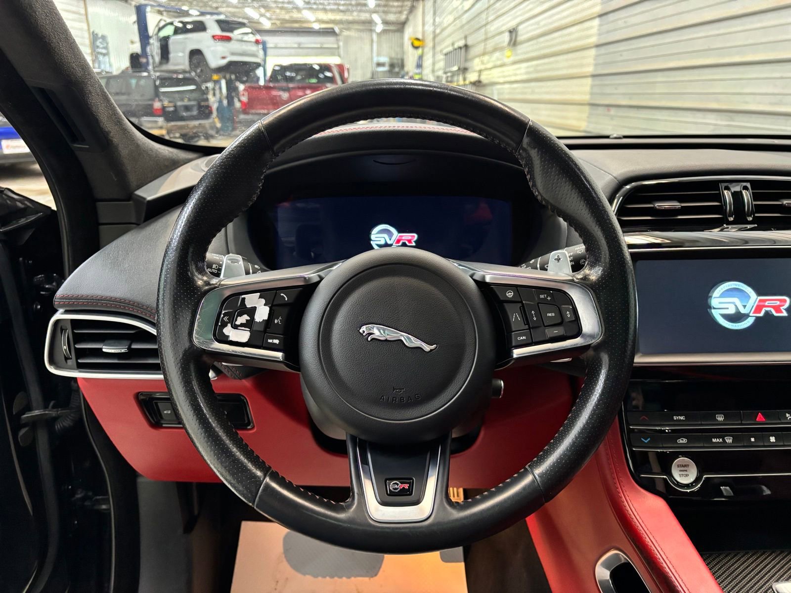 Used 2020 Jaguar F-PACE SVR AWD/4WD image 12