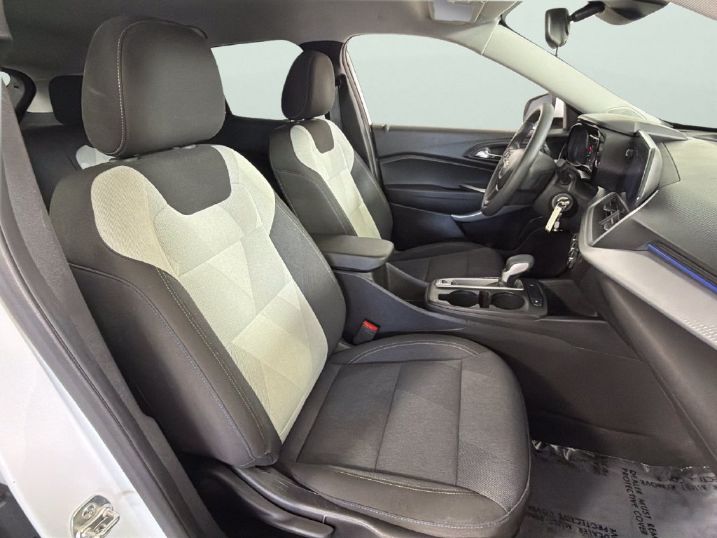 Certified 2024 Chevrolet Trax LS w/ LS Convenience Package FWD image 32