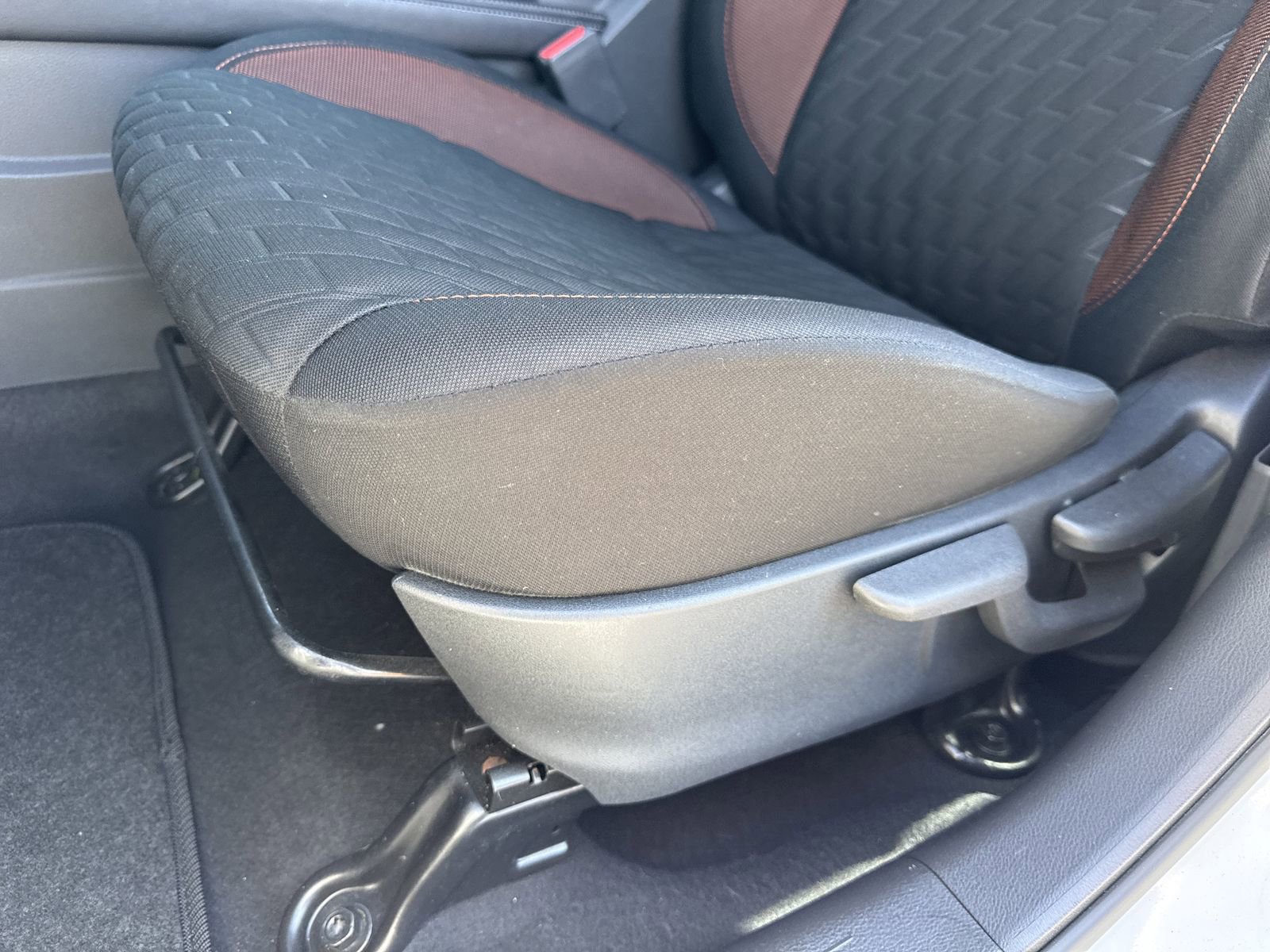 Used 2022 Nissan Kicks SR w/ Interior Electronics Package FWD image 17