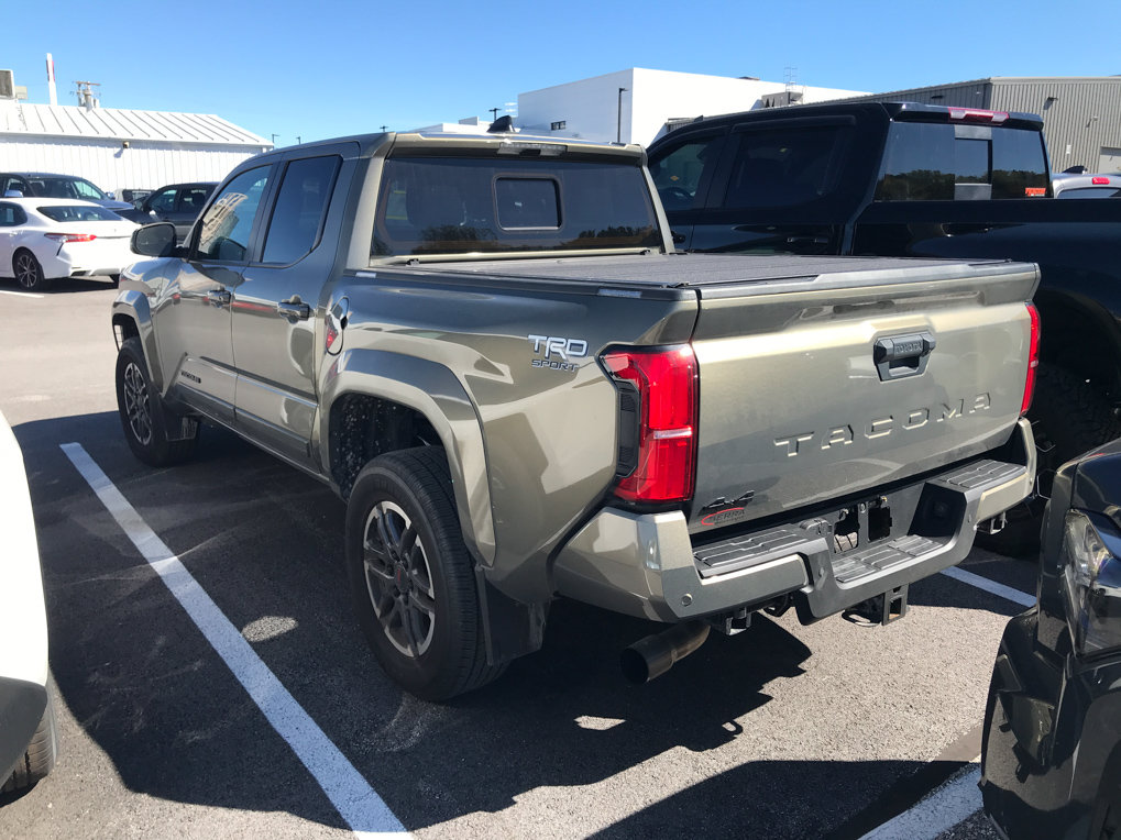 Used 2024 Toyota Tacoma TRD Sport w/ TRD Sport Upgrade Package AWD/4WD image 4