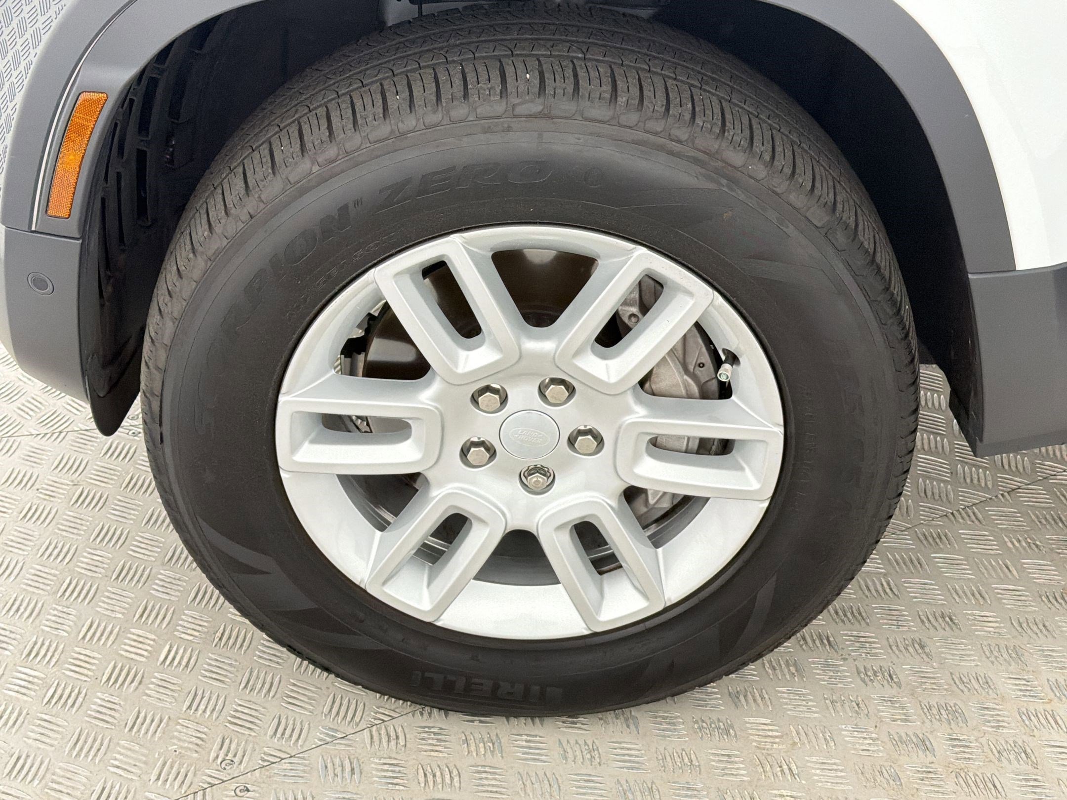 Used 2025 Land Rover Defender 110 S image 11