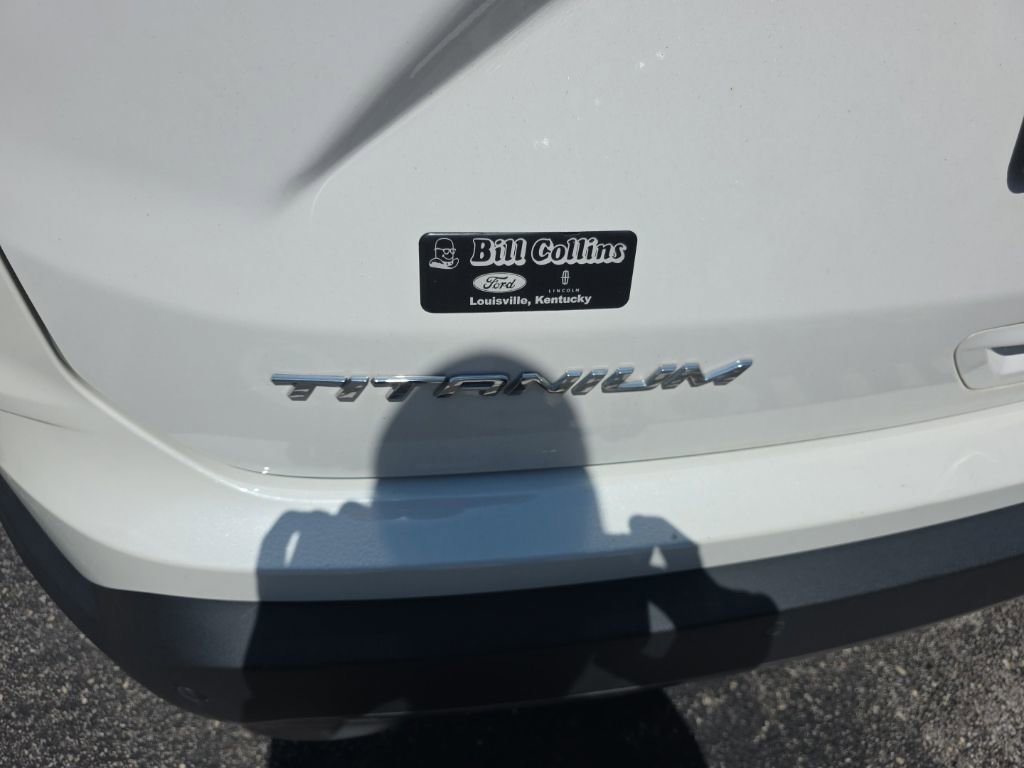 Used 2022 Ford Edge Titanium AWD/4WD image 8