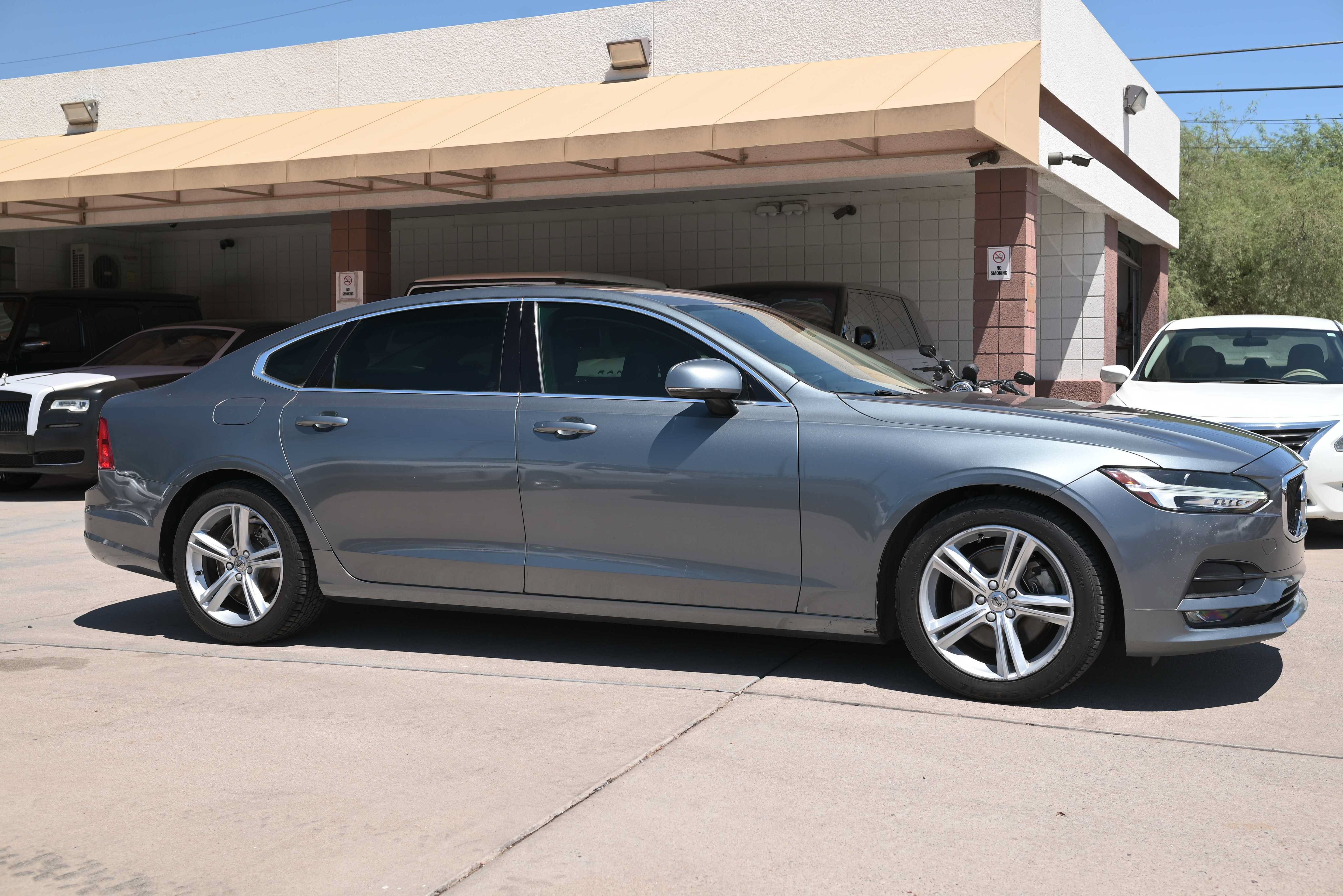 Used 2018 Volvo S90 T5 Momentum w/ Protection Package Premier AWD/4WD image 4