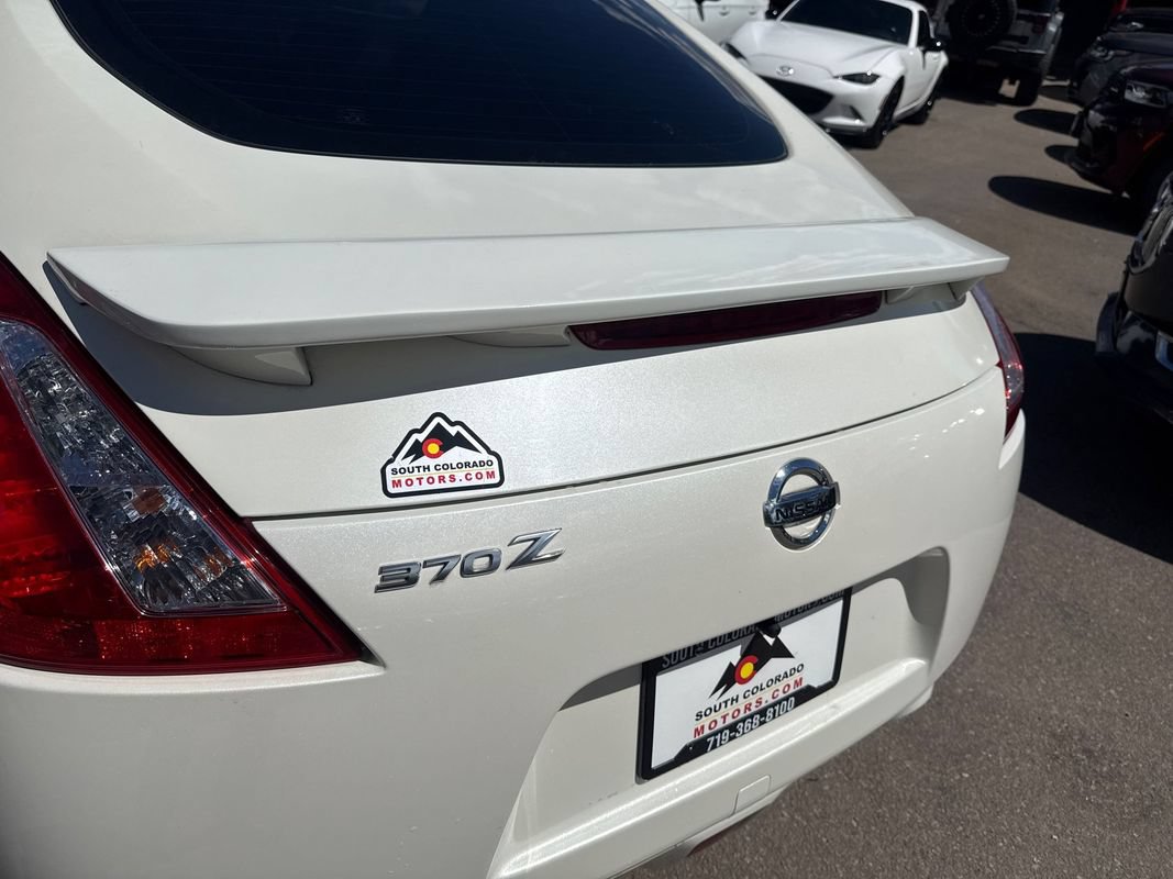 Used 2013 Nissan 370Z Touring RWD image 10