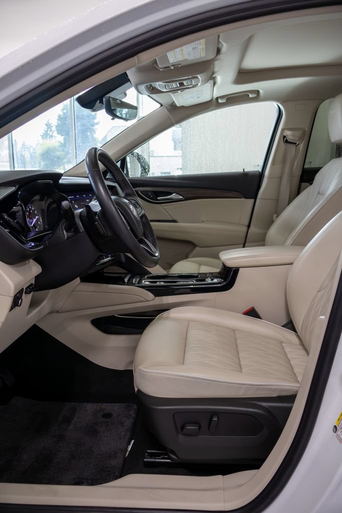 Used 2022 Buick Envision Avenir w/ Technology Package II FWD image 15
