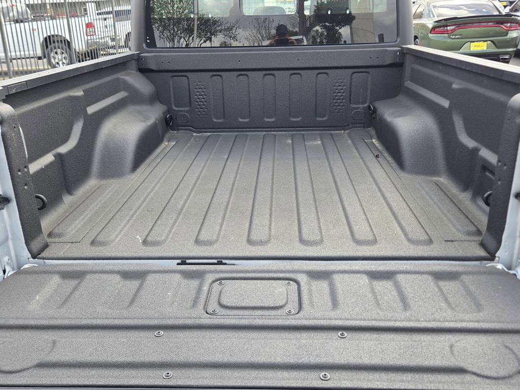 Used 2024 Jeep Gladiator Sport image 11