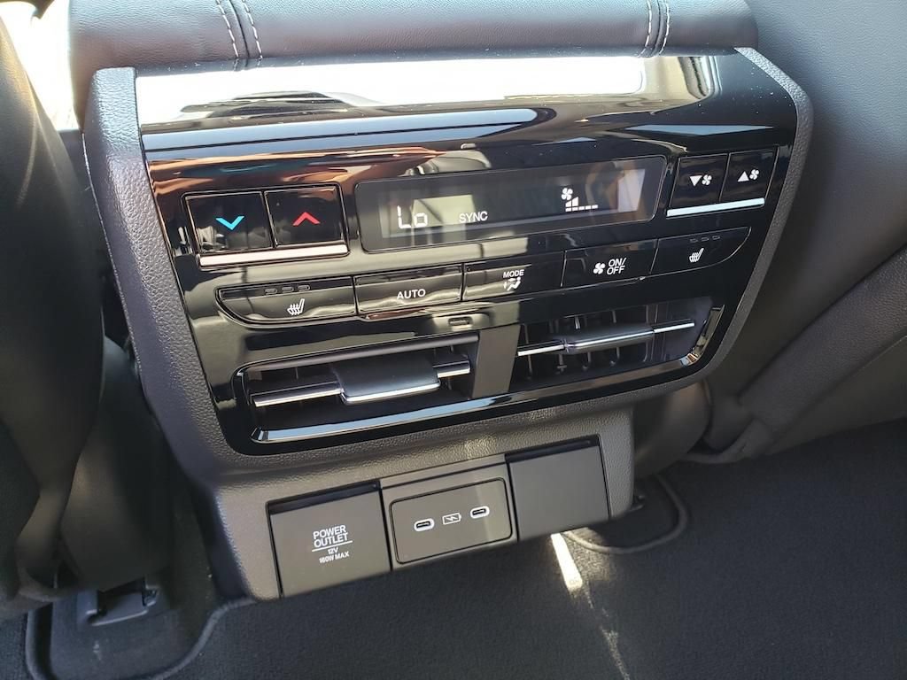 Certified 2026 Acura MDX SH-AWD w/ Advance Package image 13