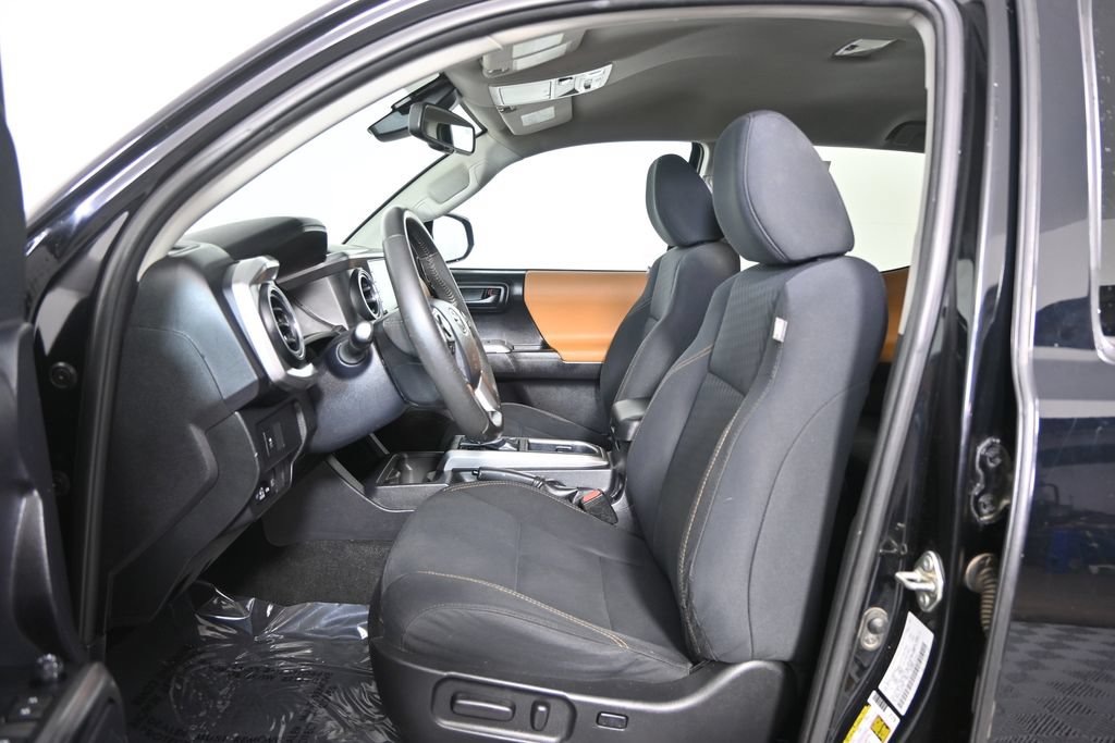 Used 2020 Toyota Tacoma SR5 AWD/4WD image 20