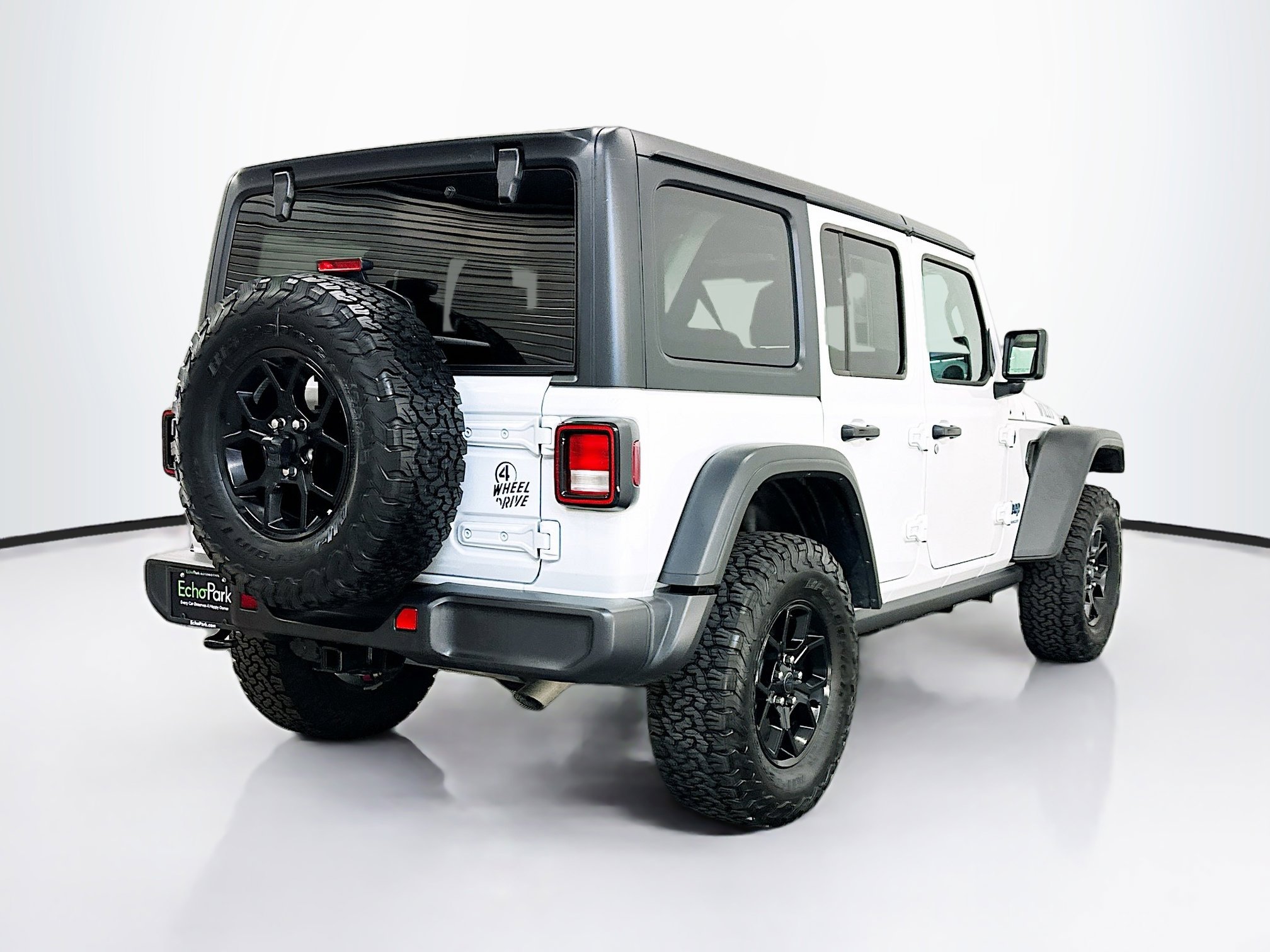 Used 2025 Jeep Wrangler Willys image 9