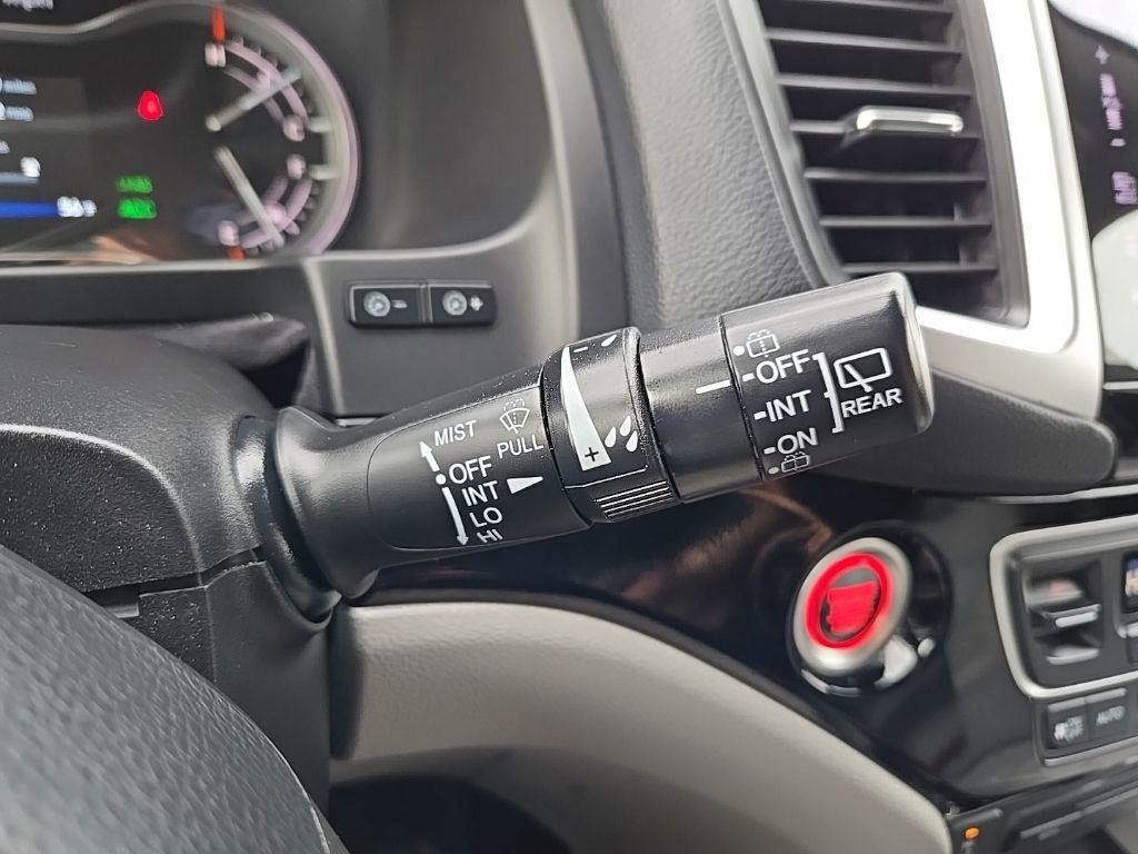 Used 2018 Honda Pilot Touring image 16