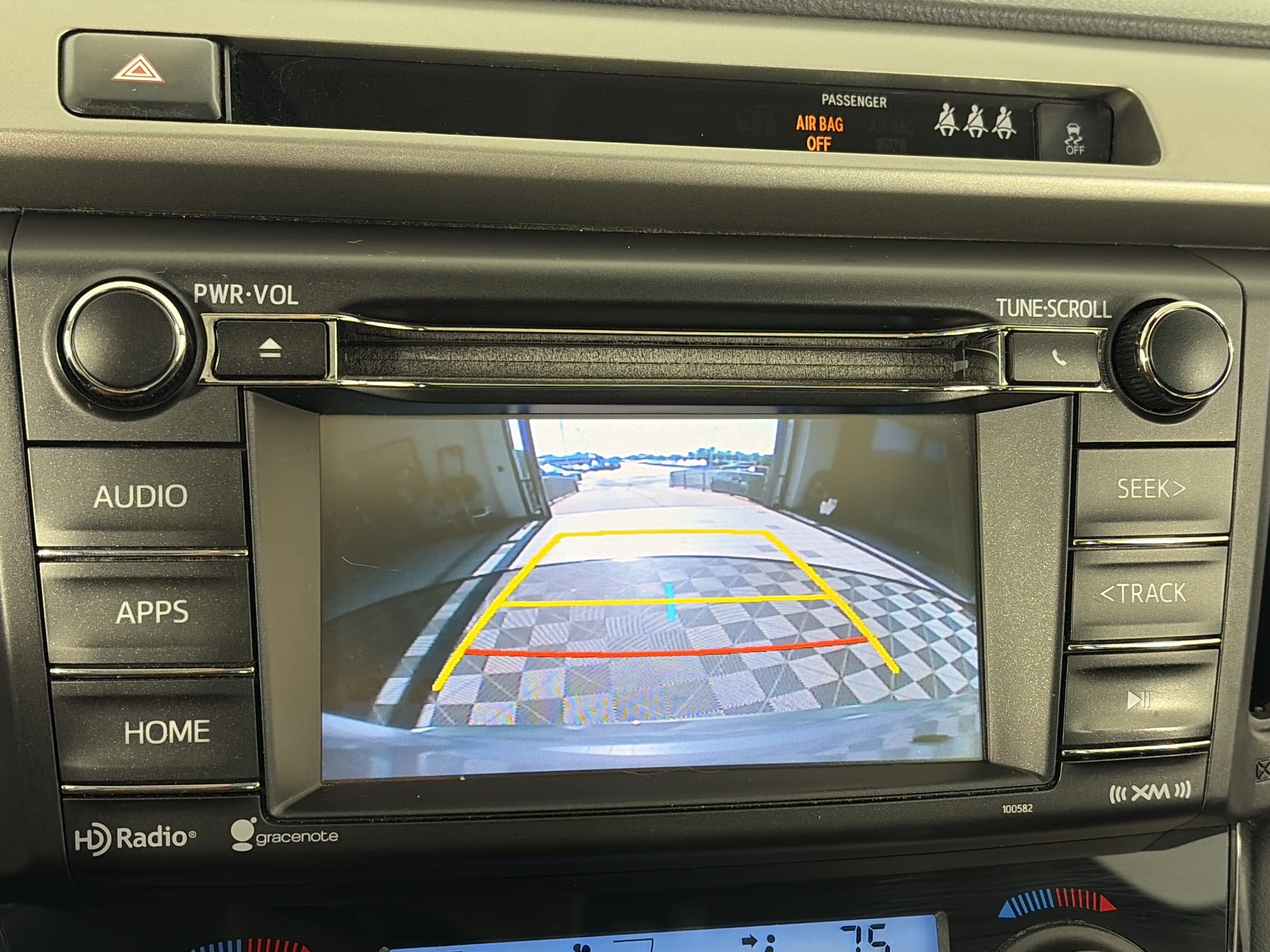 Used 2018 Toyota RAV4 XLE FWD image 21