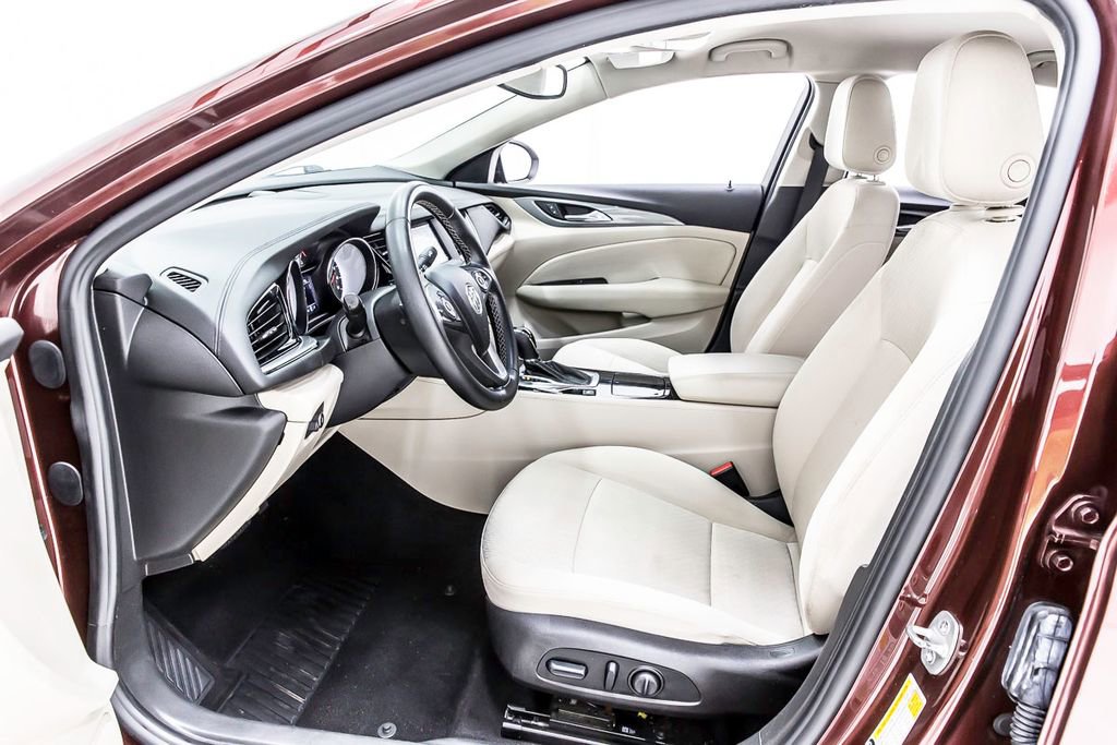 Used 2019 Buick Regal Preferred w/ Driver Confidence Package I image 25