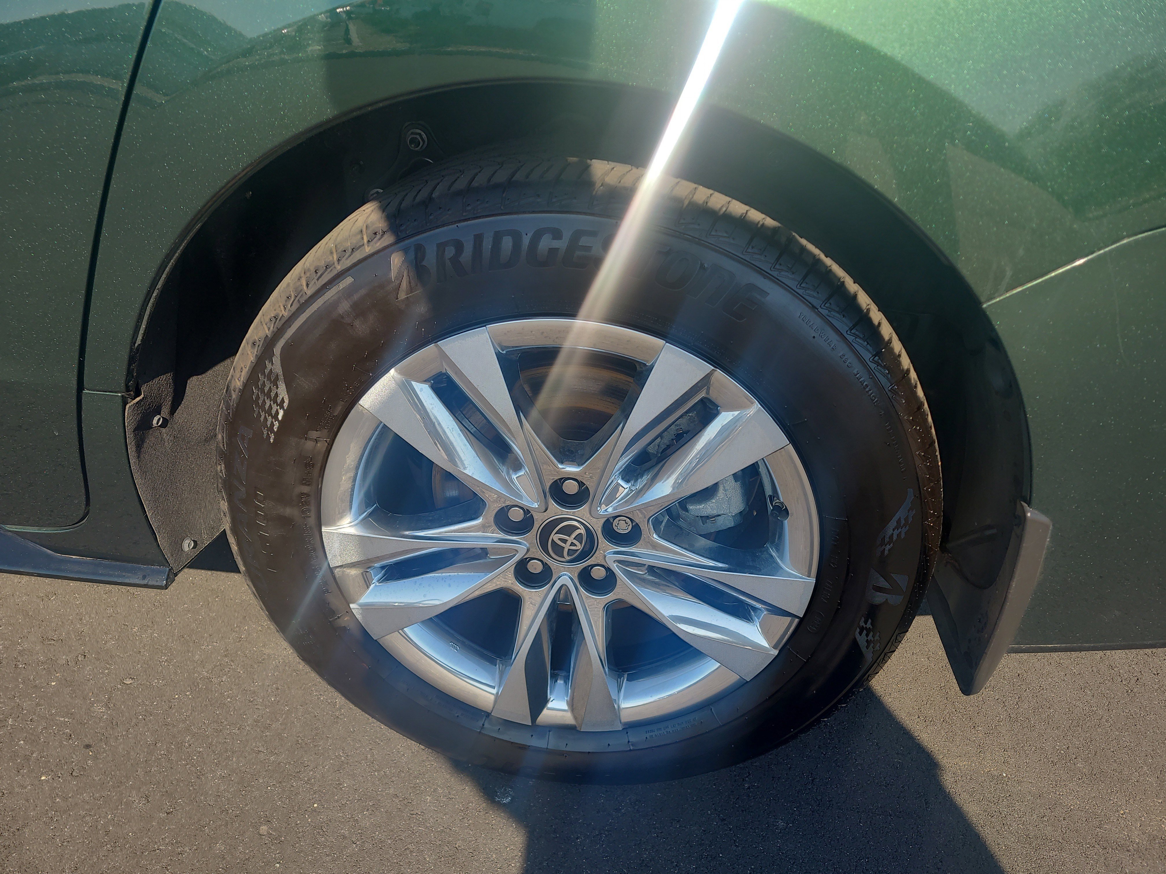 Used 2025 Toyota Sienna Limited image 11