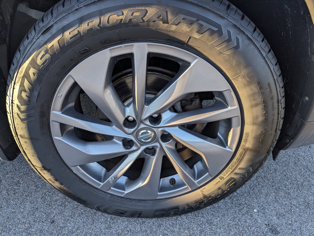 Used 2016 Nissan Rogue SL w/ SL Premium Package image 11