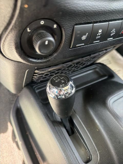 Used 2013 Jeep Wrangler Sahara AWD/4WD image 17