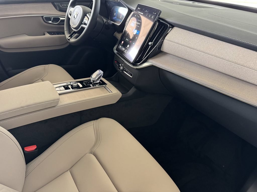 New 2026 Volvo XC90 T8 Plus AWD/4WD image 16