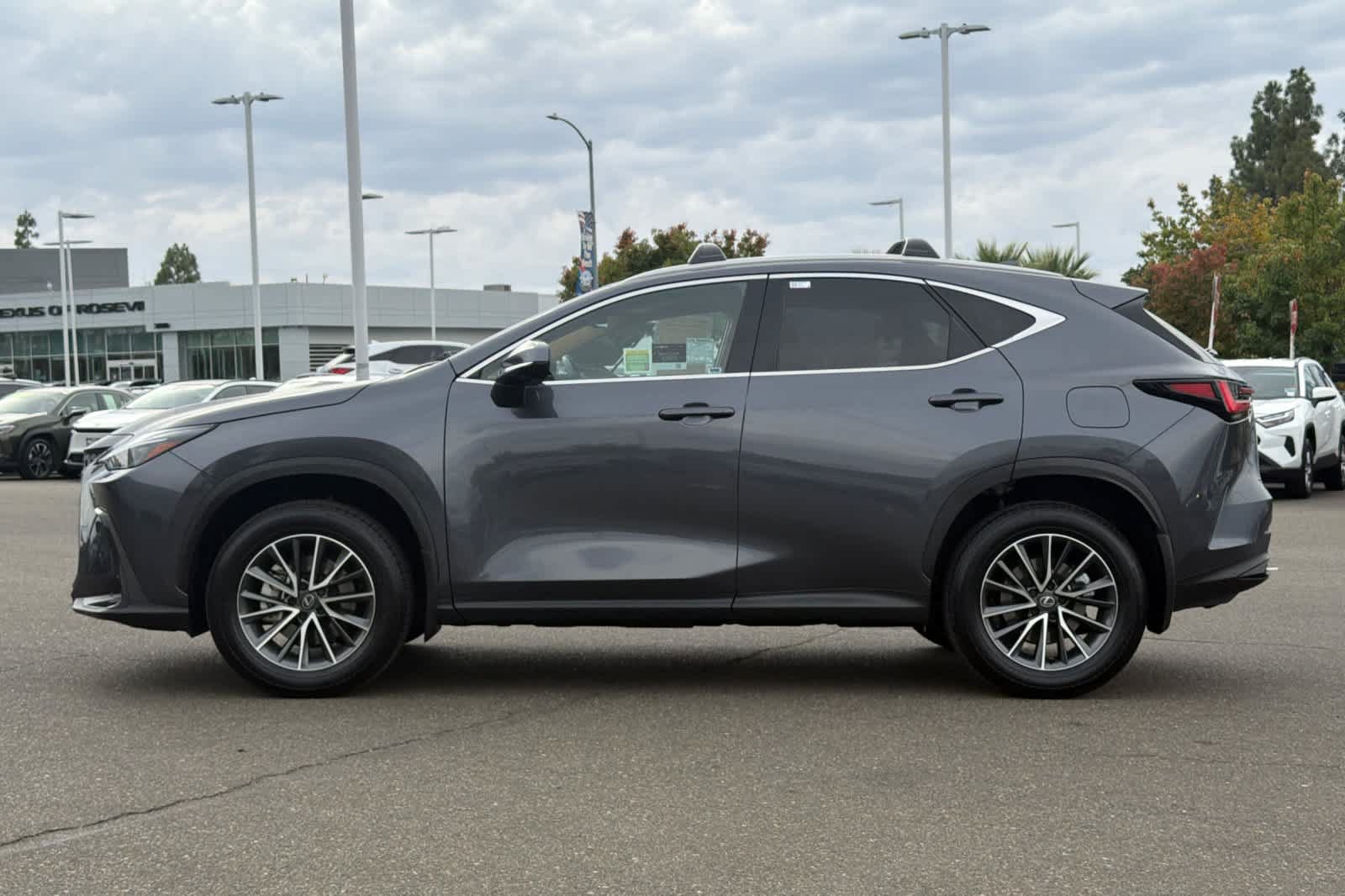 Used 2026 Lexus NX 350h AWD w/ Accessory Package (2T) image 9